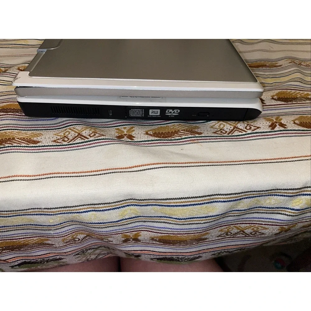Dell Inspiron E1505 Laptop (Parts or‎ Repair Only) Centrino Duo WM3945ABG